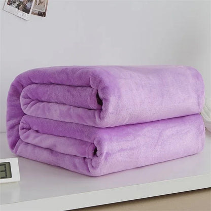 Coperta in pile-flanella – morbida, calda e perfetta come copertura per il letto o il divano in colori eleganti.