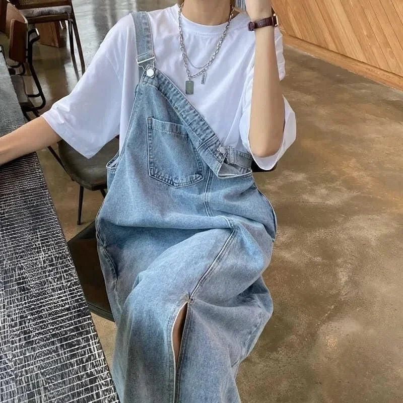 Lockeres Jeans-Trägerkleid mit Spaghettiträgern – ärmellos, lässig und perfekt für entspannte Alltagslooks.