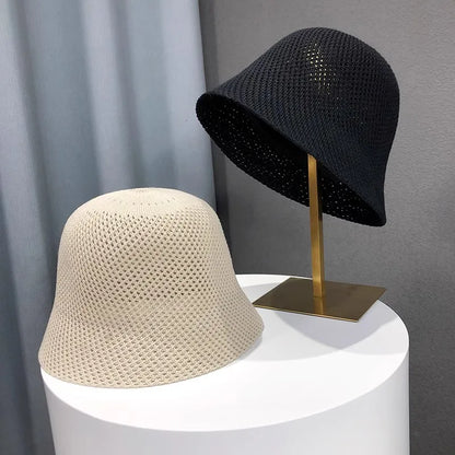 Leichter Bucket Hat mit luftiger Struktur – faltbar, atmungsaktiv und ideal für sonnige Tage.