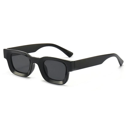 Retro-Punk Sonnenbrille mit kleinem Rechteckrahmen – unisex, UV400-Schutz und ideal für trendige Sommerlooks im Vintage-Stil.