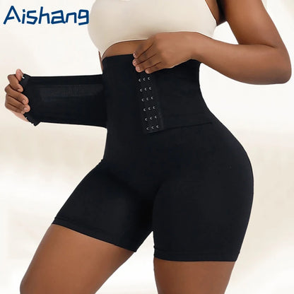 Shaping Shapewear Shorts – High-waisted panties with tummy control, butt lifting, and hook closure. Comfortable and effective shaping for a defined silhouette.