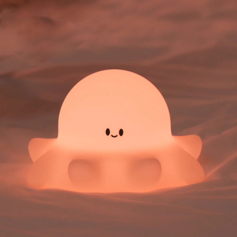 Pinguin-Nachtlicht aus Silikon mit Touch-Steuerung – USB-aufladbar und ideal als Schlummerlicht.