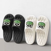 Rutschfeste Sommer-Slides mit Cartoon-Frosch-Design – weich, bequem und ideal für Strand, Bad oder Zuhause.