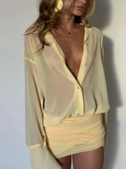 Ruched Patchwork Kleid – Auffälliges Minikleid mit transparenten Details, Vollarm, Knopfleiste und Fransen. Trendige Streetwear mit figurbetontem Design für einen einzigartigen Look.