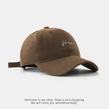 Retro Baseball Cap mit Stickerei – verstellbar, mit breitem Schild und coolem Lettering.