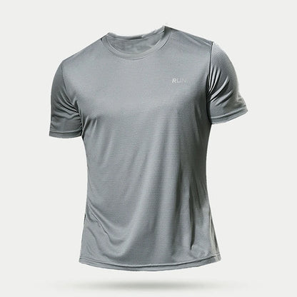 Schnelltrocknendes Sportshirt für Männer – eng anliegend, atmungsaktiv und perfekt für Jogging, Gym oder Fußball.