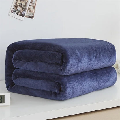 Coperta in pile-flanella – morbida, calda e perfetta come copertura per il letto o il divano in colori eleganti.