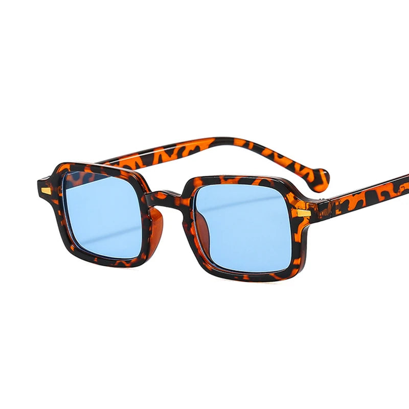 Luxuriöse rechteckige Sonnenbrille im Vintage-Stil – unisex, UV400 & Anti-Glare, ideal für elegante Alltags- oder Sommer-Looks.