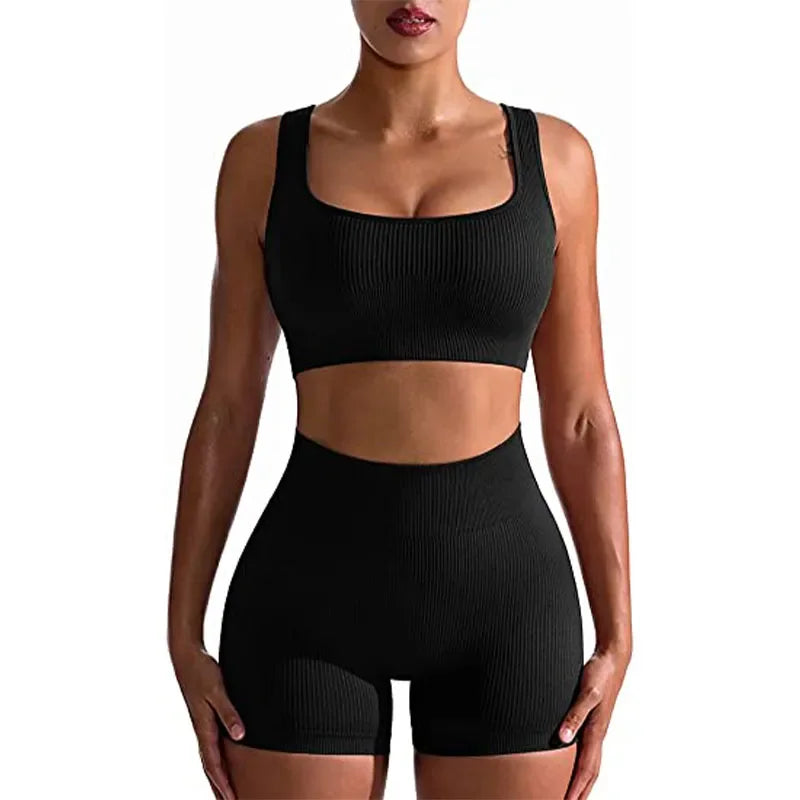 Nahtloses 2-teiliges Sportset mit geripptem Top und High-Waist-Shorts – atmungsaktiv, elastisch und perfekt für Workout oder Yoga.