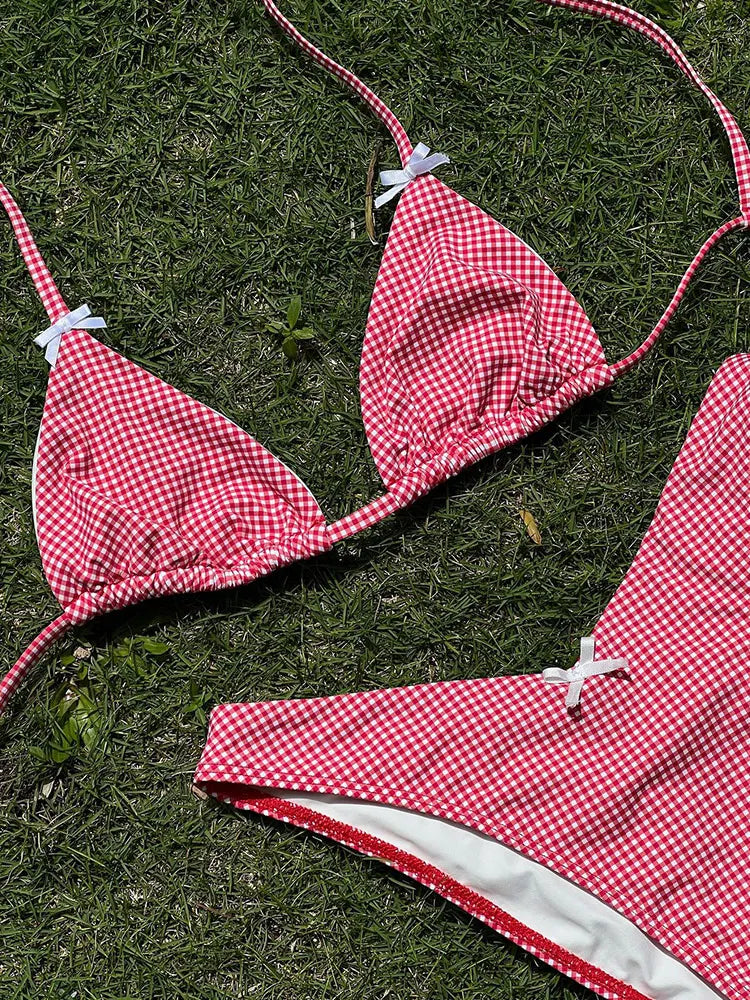 Push-Up Bikini – Zweiteiliges Low-Waist Design mit Schleifen-Detail