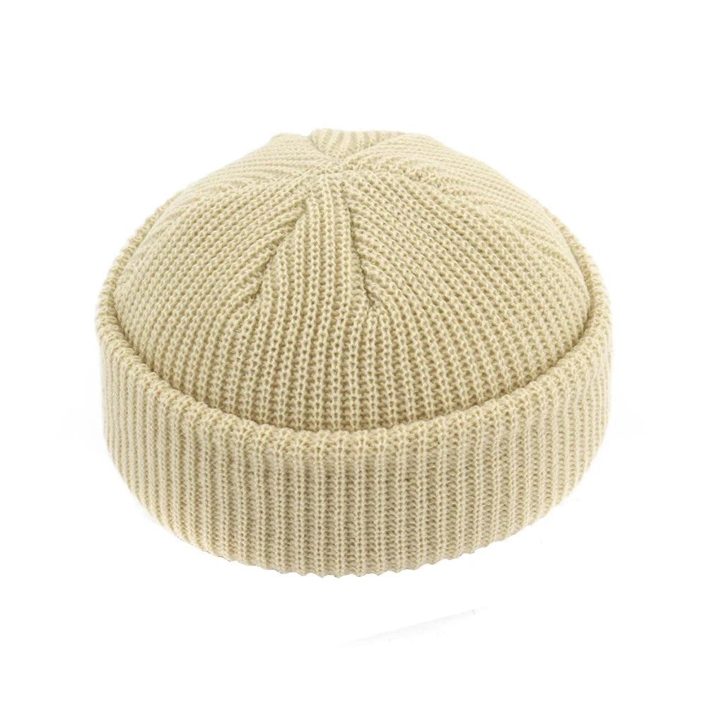 Retro-Strickmütze für Herbst & Winter – warm, vielseitig & im Streetwear-Style, perfekt für Damen & Herren beim Outdoor oder City-Look.