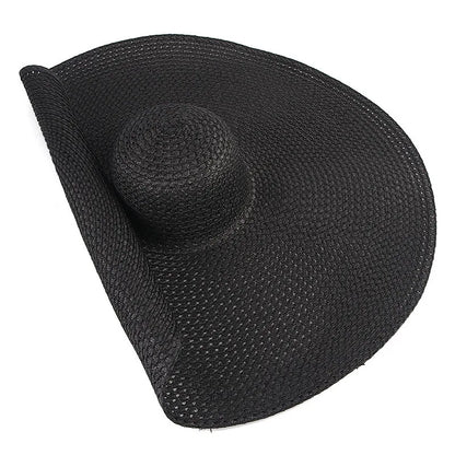 XL Strohhut mit 70 cm Krempe – faltbar, leicht und ideal als UV-Schutz am Strand oder unterwegs.