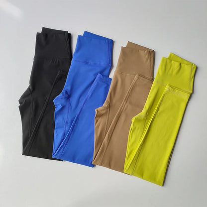 Nahtloses 2-teiliges Yoga-Set mit Sport-Bra und High-Waist-Shorts – bequem, elastisch und ideal für Fitness, Yoga oder Training.