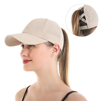 Schnelltrocknende Mesh-Baseball Cap mit Zopfloch – sportlicher Look in Unifarbe.