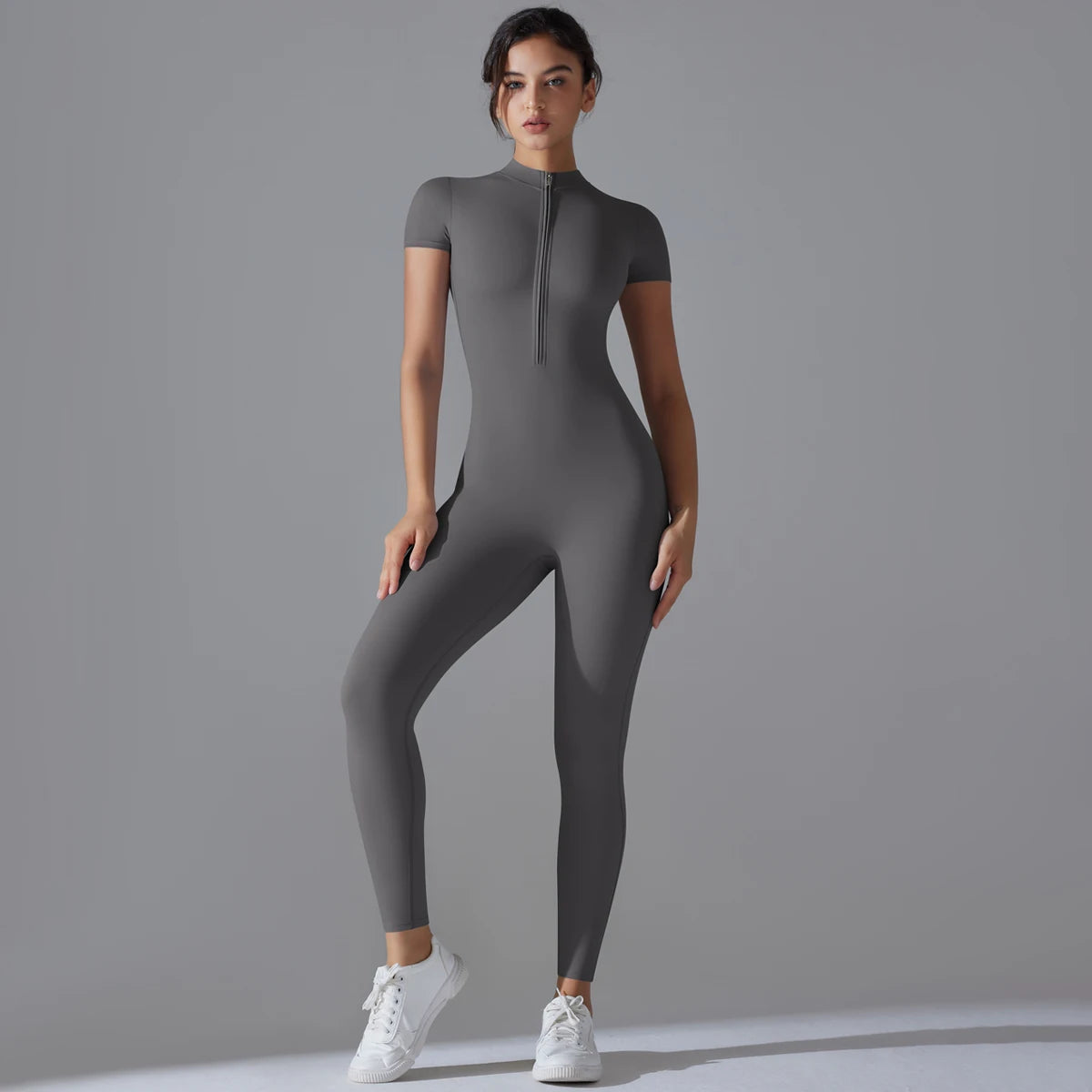 Figurbetonter Sport-Bodysuit mit Push-up-Effekt – atmungsaktiv, schnelltrocknend und ideal für Yoga, Gym oder Workout.
