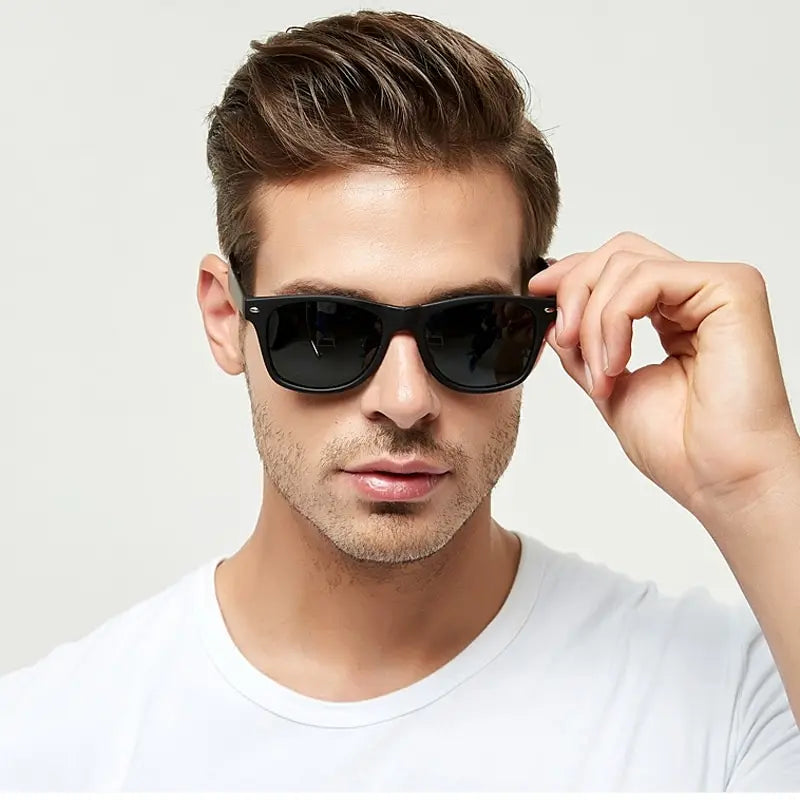 Klassische Unisex-Sonnenbrille im günstigen Promo-Style – leicht, vielseitig und ideal als Alltagsbegleiter bei Sonne.