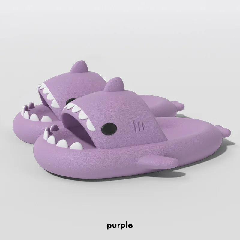 Shark-Slides mit dicker Sohle – stylisch, bunt und super bequem für Bad & Alltag