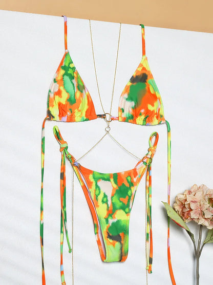 Set di Bikini Triangolo Sexy – Micro-Tanga con Dettagli in Catena e Design a Bandage in Motivi di Tendenza