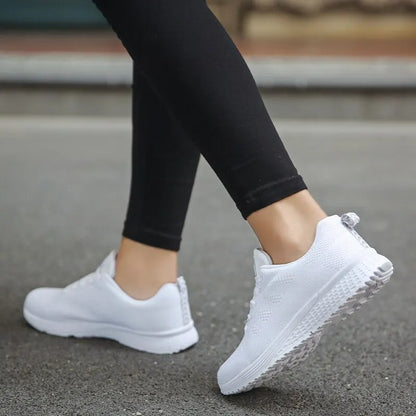 Modische Damen-Sneaker aus atmungsaktivem Mesh – leicht, bequem und ideal für Alltag, Spaziergänge oder Freizeitlooks.