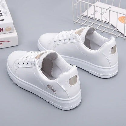 Modische Damen-Sneaker aus PU-Leder mit Blumenstickerei – atmungsaktiv, bequem und ideal für stylische Alltagslooks 2024.