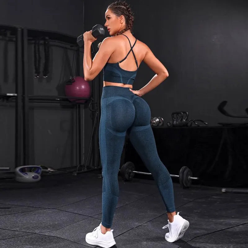 Nahtloses 2-teiliges Yoga-Set mit High-Waist-Leggings – bequem, formend und ideal für Fitness, Workout oder entspannte Sessions.