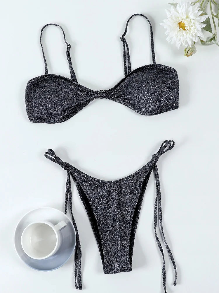 Glänzender Bikini Set – Zweiteiliges Triangle-Design in Uni-Farben