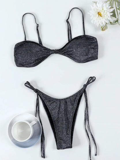 Glänzender Bikini Set – Zweiteiliges Triangle-Design in Uni-Farben