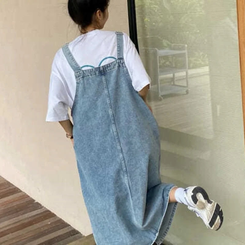 Lockeres Jeans-Trägerkleid mit Spaghettiträgern – ärmellos, lässig und perfekt für entspannte Alltagslooks.