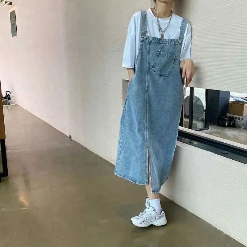 Lockeres Jeans-Trägerkleid mit Spaghettiträgern – ärmellos, lässig und perfekt für entspannte Alltagslooks.
