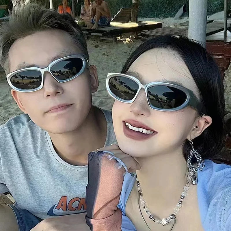 Koreanische Unisex-Sonnenbrille im stylischen Design – ideal fürs Autofahren & als modisches Accessoire für Damen und Herren.