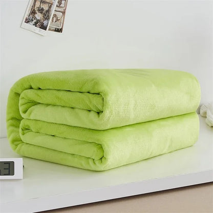 Coperta in pile-flanella – morbida, calda e perfetta come copertura per il letto o il divano in colori eleganti.