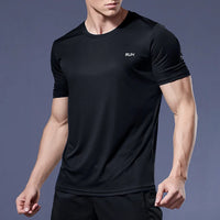 Schnelltrocknendes Sportshirt für Männer – eng anliegend, atmungsaktiv und perfekt für Jogging, Gym oder Fußball.