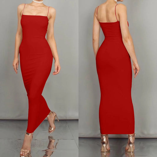 Langes Spaghettiträgerkleid im figurbetonten Schnitt – leicht, sexy und ideal für Clubnächte oder stylische Sommerlooks.