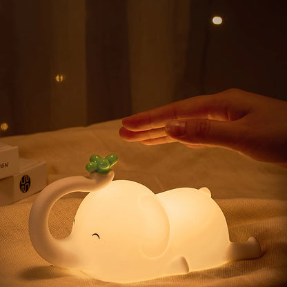 Elefanten-Nachtlampe aus Silikon für Kinder, dimmbar und mit Timer – ideales Schlummerlicht fürs Schlafzimmer oder Kinderbett.