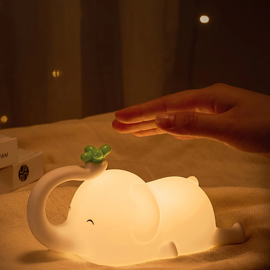 Elefanten-Nachtlampe aus Silikon für Kinder, dimmbar und mit Timer – ideales Schlummerlicht fürs Schlafzimmer oder Kinderbett.