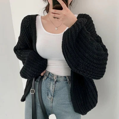 Vintage-Strickcardigan im Harajuku-Stil mit Puffärmeln – locker, cozy und perfekt für lässige Y2K- und Streetwear-Looks.