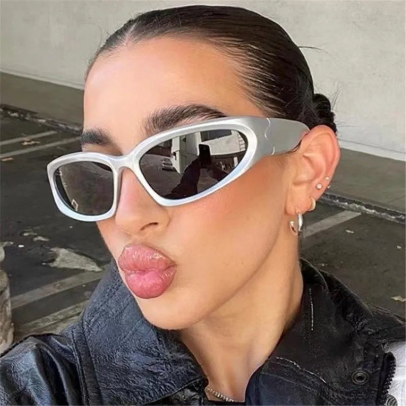 Koreanische Unisex-Sonnenbrille im stylischen Design – ideal fürs Autofahren & als modisches Accessoire für Damen und Herren.