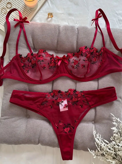 Zweiteiliges Dessous-Set mit Blumenstickerei – Verführerische Eleganz & Stil