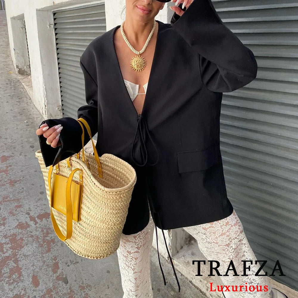 Oversized Blazer – Lässiger schwarzer Blazer mit V-Ausschnitt, Schleifendetail und Taschen im Streetwear-Stil