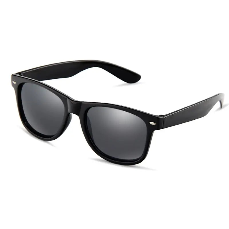 Klassische Unisex-Sonnenbrille im günstigen Promo-Style – leicht, vielseitig und ideal als Alltagsbegleiter bei Sonne.