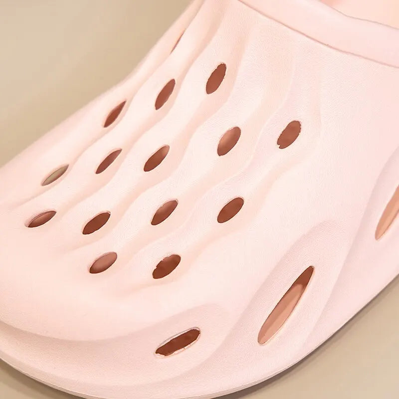 Leichte EVA-Clogs für Damen – rutschfest, bequem und ideal für Garten, Strand oder lässige Sommer-Outfits.