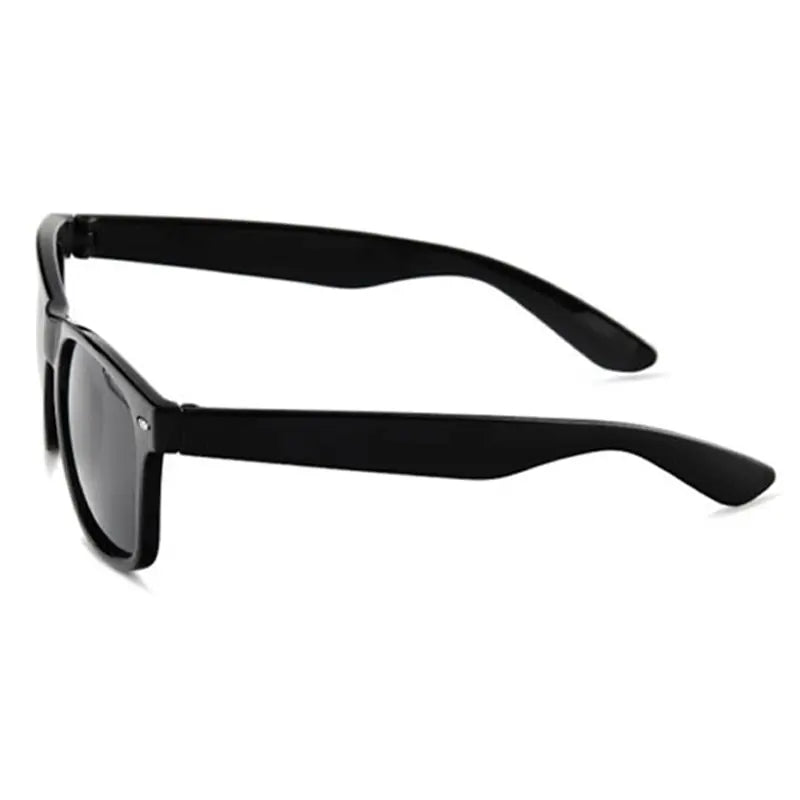 Klassische Unisex-Sonnenbrille im günstigen Promo-Style – leicht, vielseitig und ideal als Alltagsbegleiter bei Sonne.