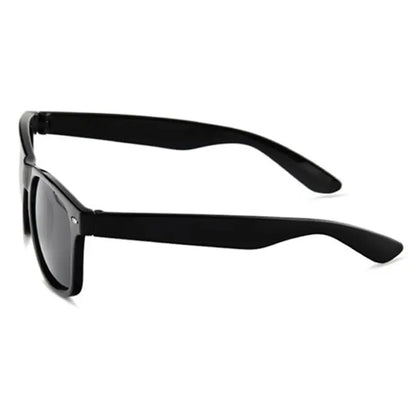 Klassische Unisex-Sonnenbrille im günstigen Promo-Style – leicht, vielseitig und ideal als Alltagsbegleiter bei Sonne.