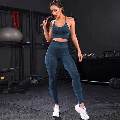 Nahtloses 2-teiliges Yoga-Set mit High-Waist-Leggings – bequem, formend und ideal für Fitness, Workout oder entspannte Sessions.