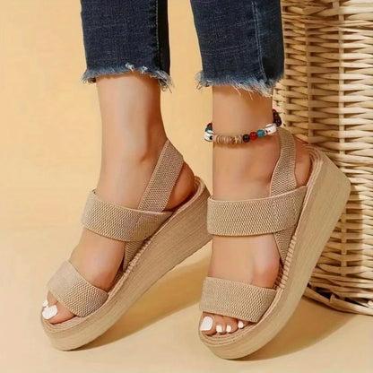 Damen-Plateau-Sandalen mit Keilabsatz – offener Zehenbereich, Knöchelriemen & schlichtes Design, ideal für lässige Sommerlooks.