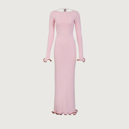 Vestido de punto ajustado con detalles en contraste y mangas largas – elegante, cómodo y perfecto para apariciones con estilo.
