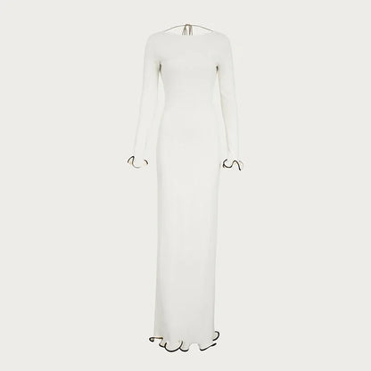 Vestido de punto ajustado con detalles en contraste y mangas largas – elegante, cómodo y perfecto para apariciones con estilo.