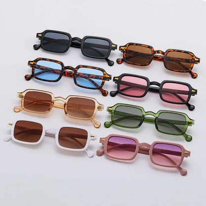 Luxuriöse rechteckige Sonnenbrille im Vintage-Stil – unisex, UV400 & Anti-Glare, ideal für elegante Alltags- oder Sommer-Looks.